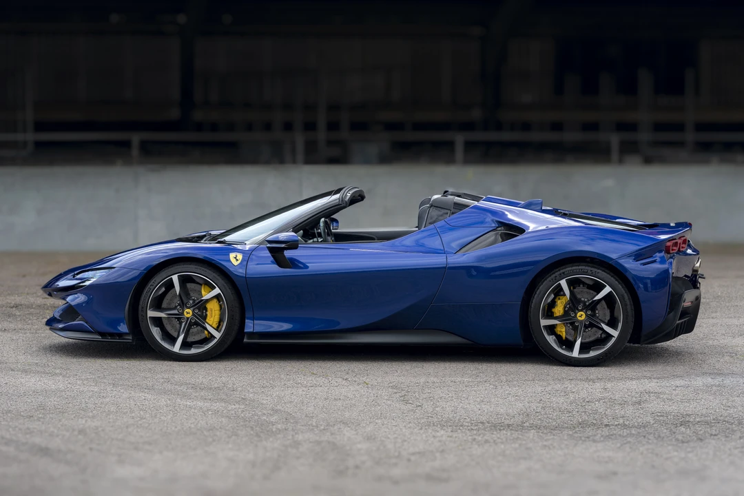 2022 Ferrari SF90 Spider - Image 8 of 31