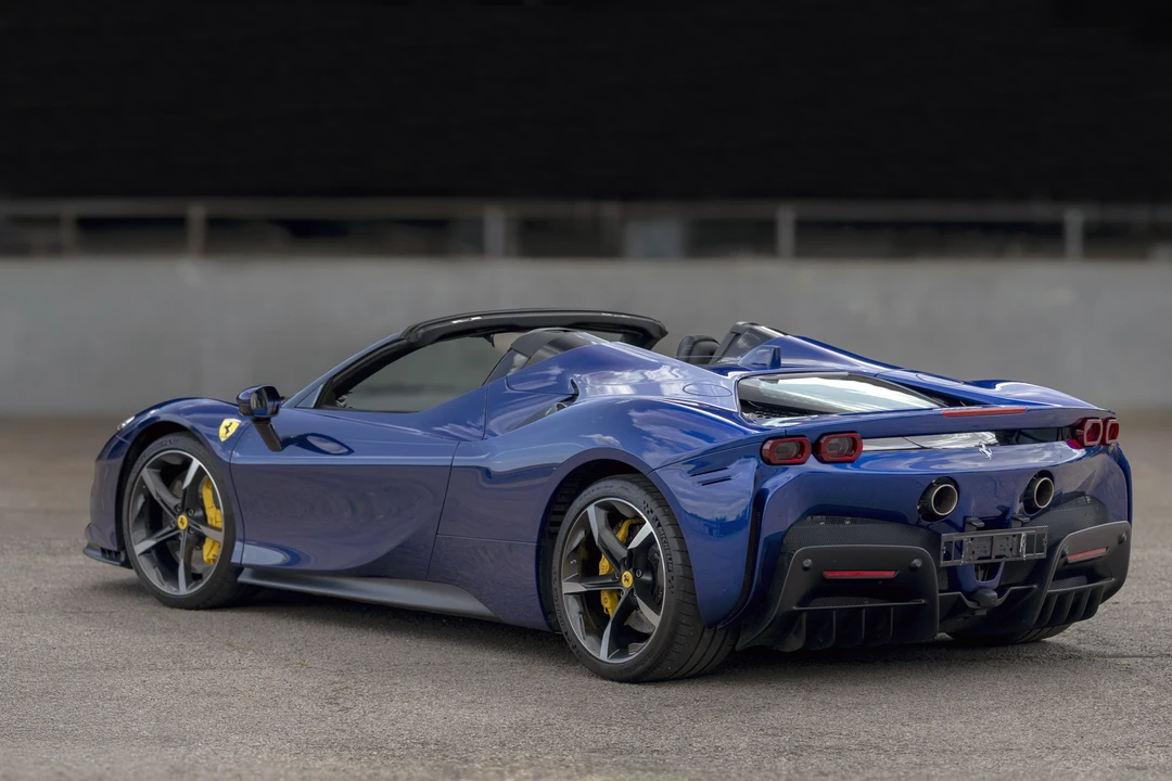 2022 Ferrari SF90 Spider - Image 7 of 31