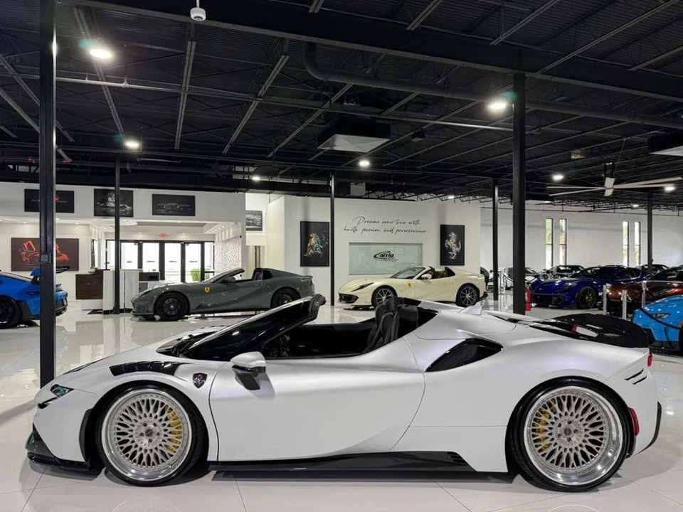 2022 Ferrari SF90 Spider - Image 4 of 12