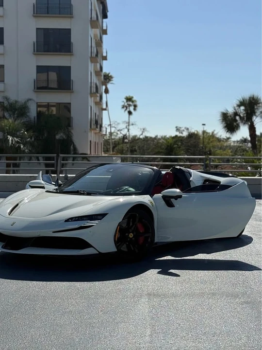 2022 Ferrari SF90 Spider - Image 4 of 10