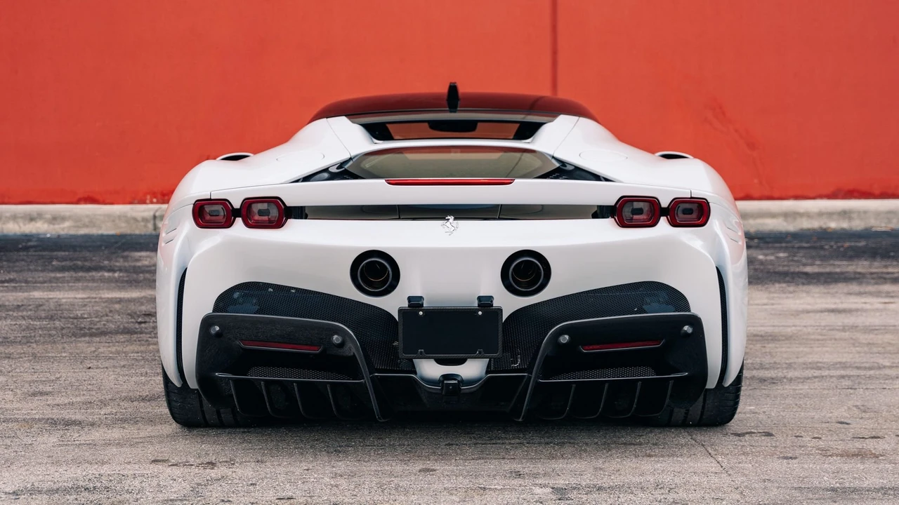 2022 Ferrari SF90 Stradale - Image 2 of 31