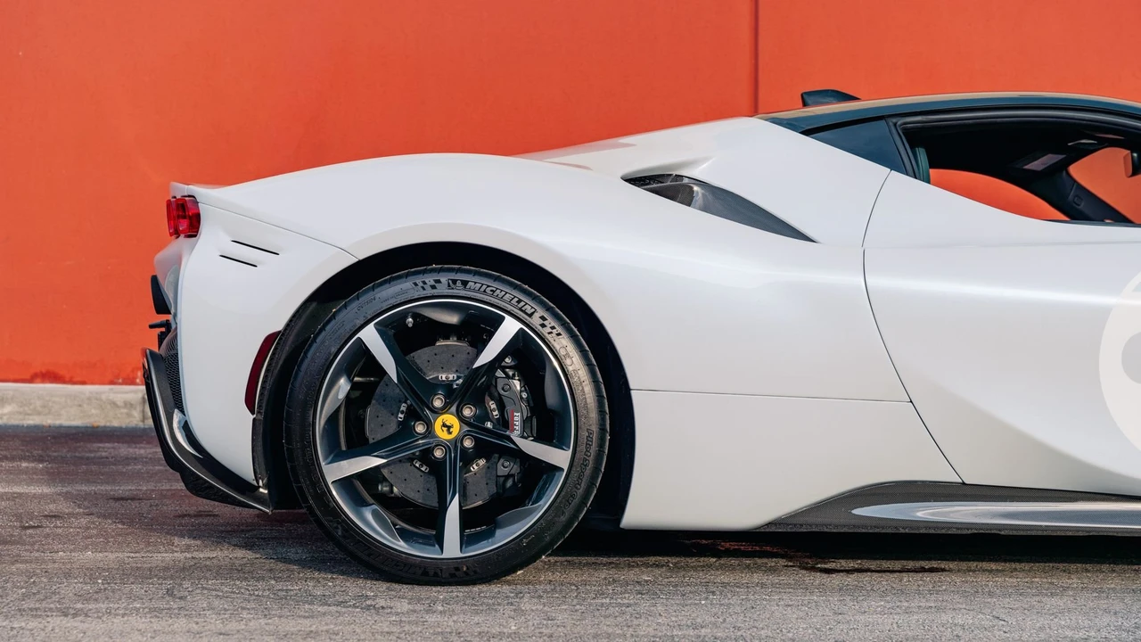 2022 Ferrari SF90 Stradale - Image 22 of 31