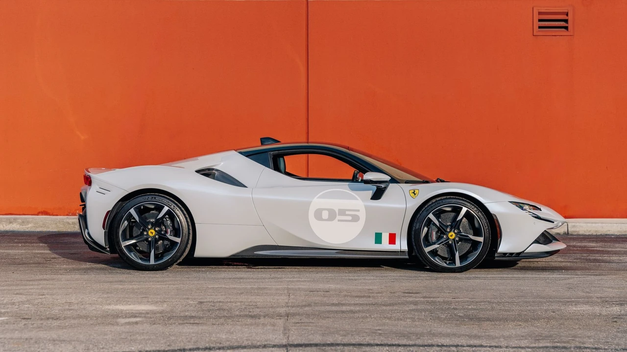 2022 Ferrari SF90 Stradale - Image 5 of 31