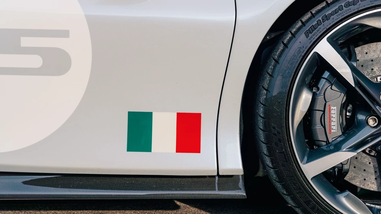 2022 Ferrari SF90 Stradale - Image 19 of 31