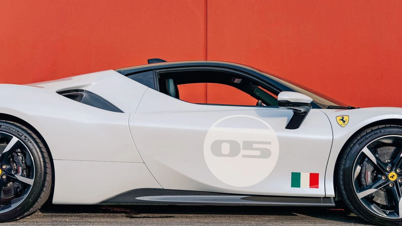 2022 Ferrari SF90 Stradale - Image 21 of 31