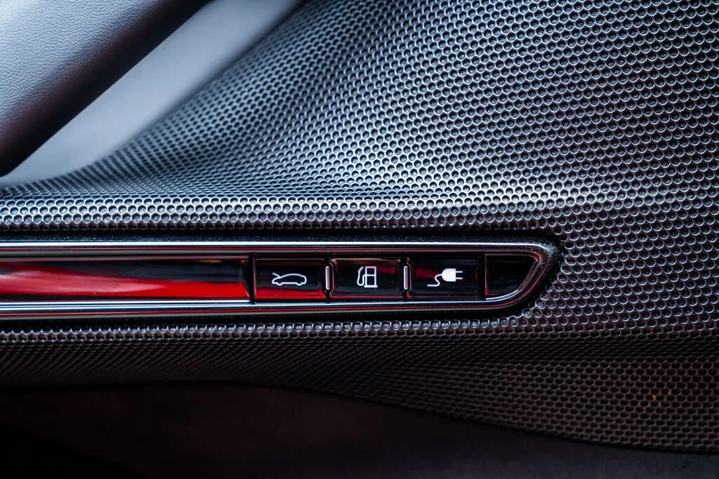 2022 Ferrari SF90 Stradale - Image 22 of 31