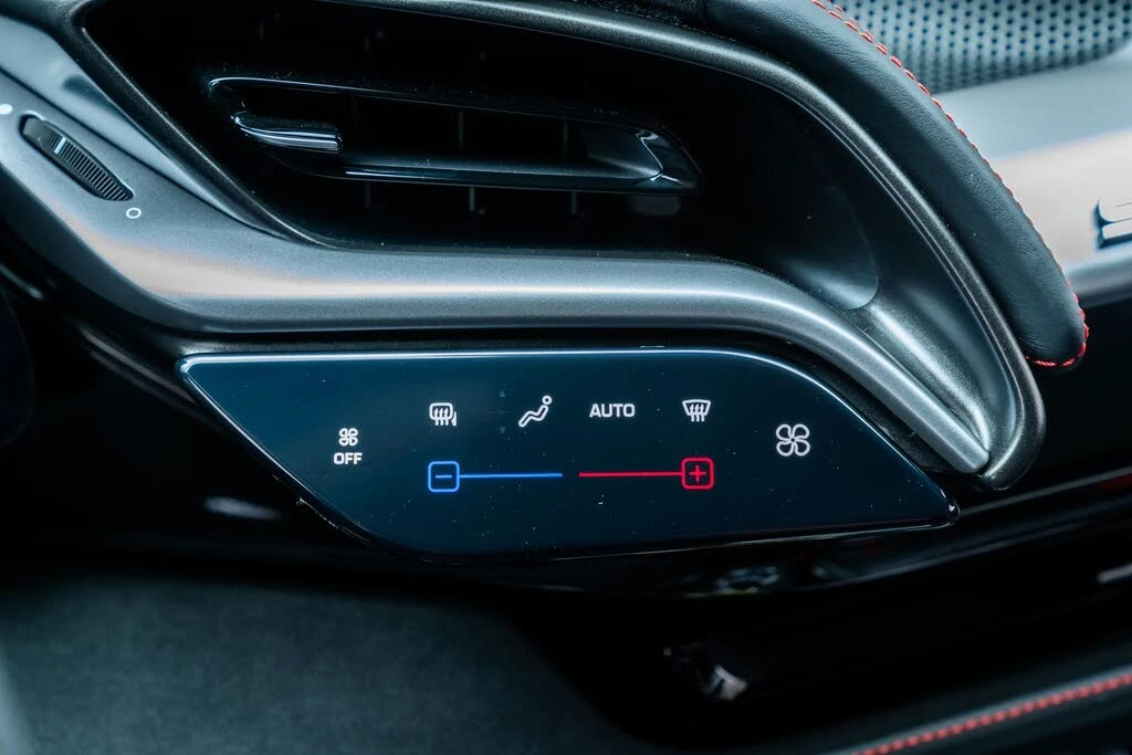 2022 Ferrari SF90 Stradale - Image 19 of 31