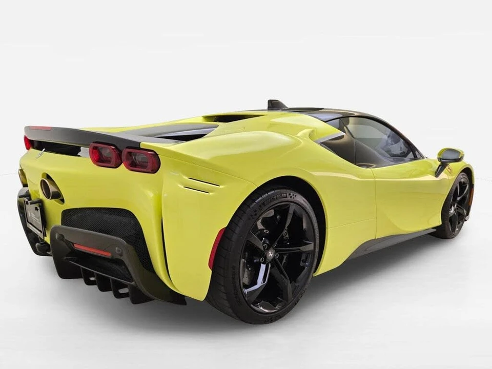 2022 Ferrari SF90 Stradale - Image 9 of 31