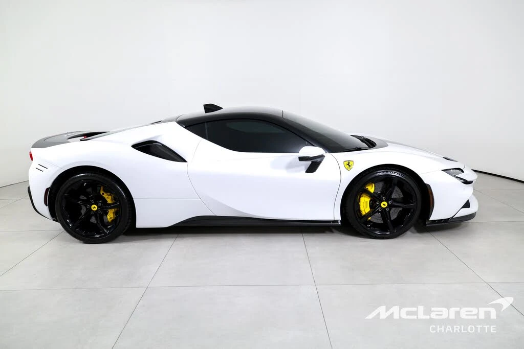 2022 Ferrari SF90 Stradale - Image 9 of 31