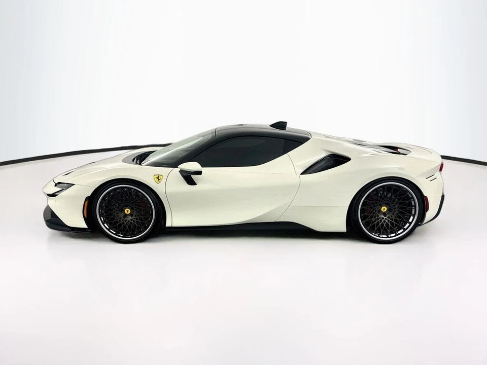 2022 Ferrari SF90 Stradale - Image 8 of 31