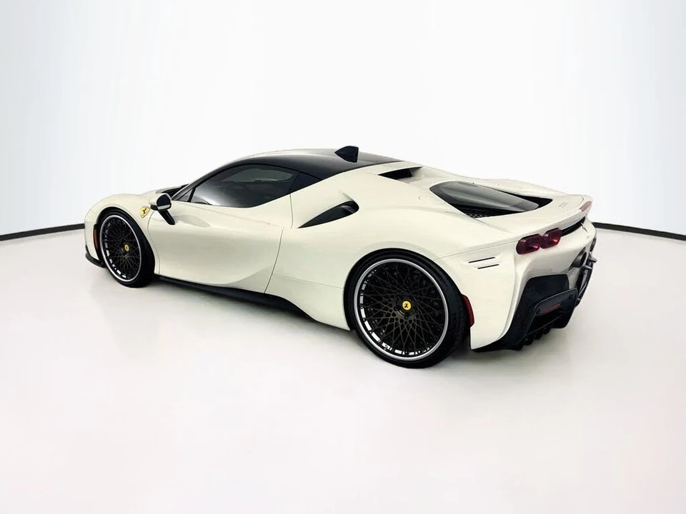 2022 Ferrari SF90 Stradale - Image 7 of 31