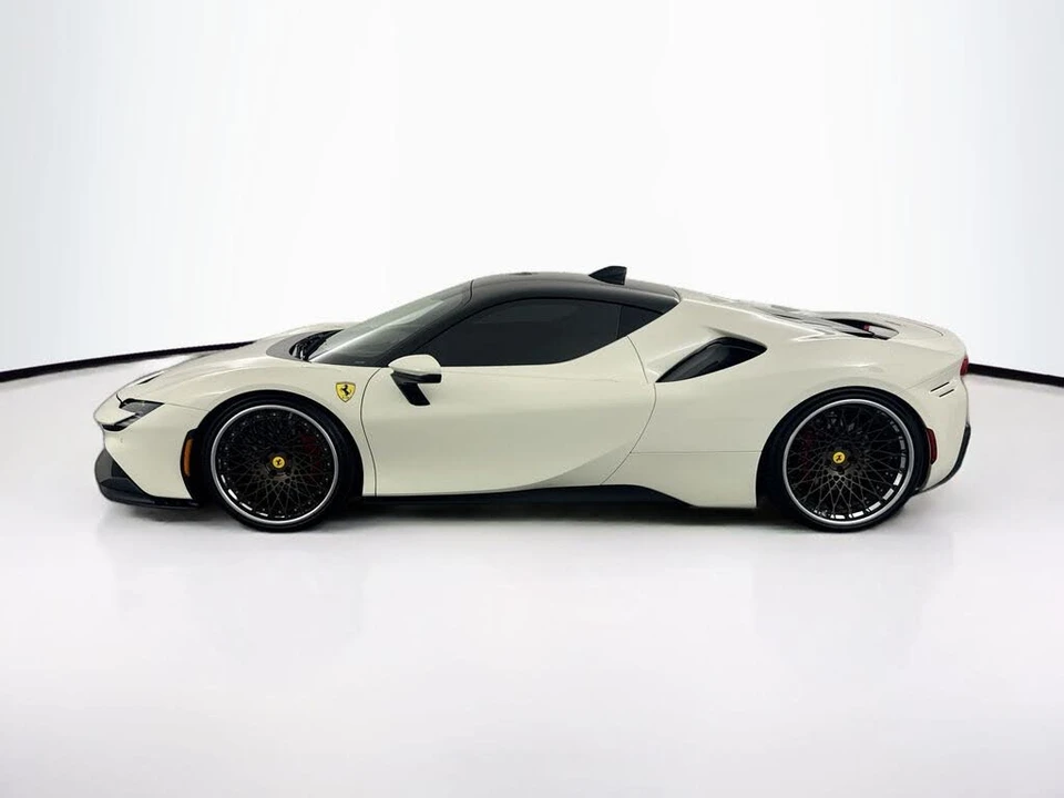 2022 Ferrari SF90 Stradale - Image 8 of 31