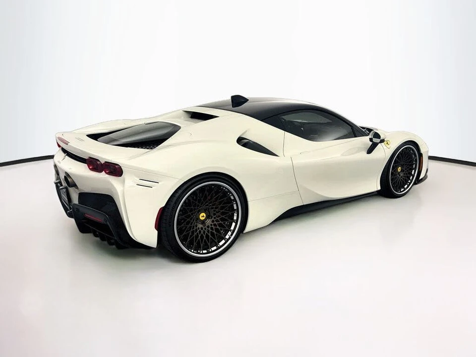 2022 Ferrari SF90 Stradale - Image 5 of 31