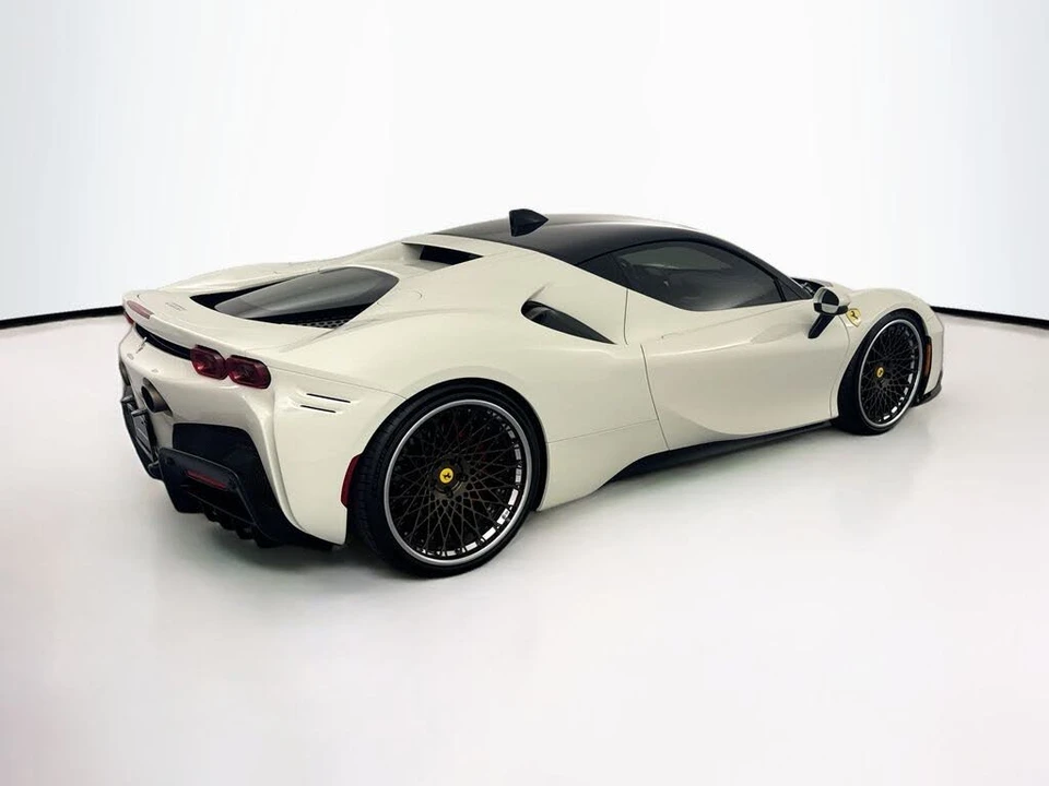 2022 Ferrari SF90 Stradale - Image 5 of 31