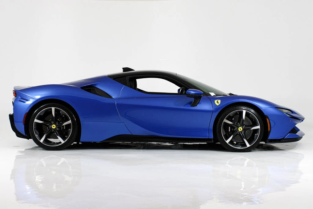 2022 Ferrari SF90 Stradale - Image 9 of 31
