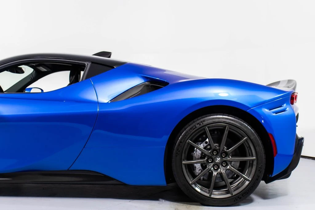 2022 Ferrari SF90 Stradale - Image 27 of 31