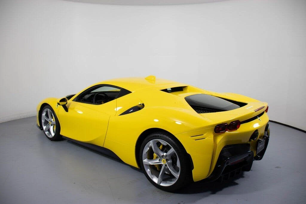 2022 Ferrari SF90 Stradale - Image 8 of 31