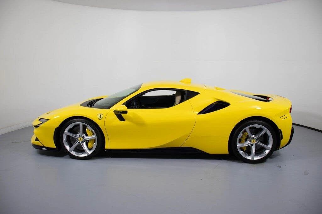 2022 Ferrari SF90 Stradale - Image 9 of 31