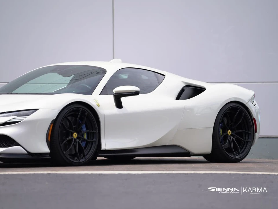 2022 Ferrari SF90 Stradale - Image 11 of 31