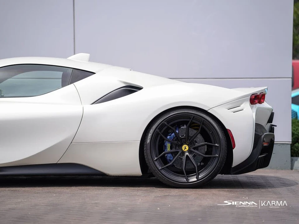 2022 Ferrari SF90 Stradale - Image 6 of 31