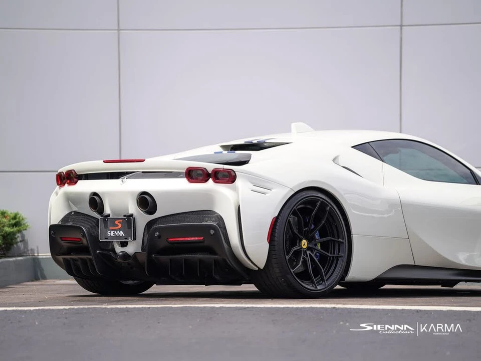 2022 Ferrari SF90 Stradale - Image 28 of 31
