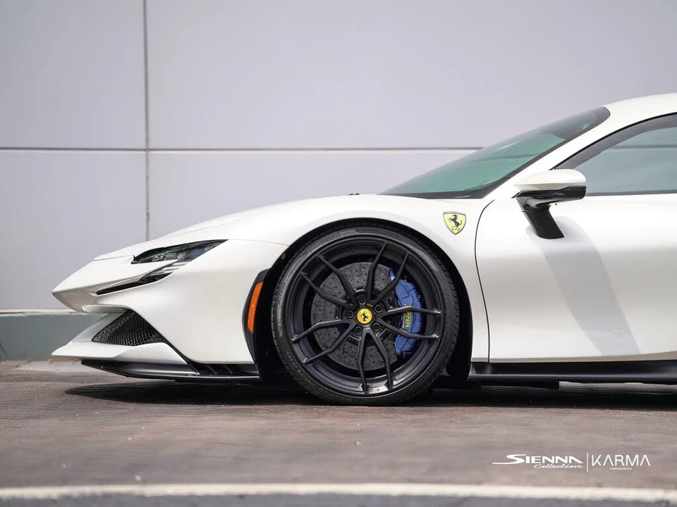 2022 Ferrari SF90 Stradale - Image 5 of 31
