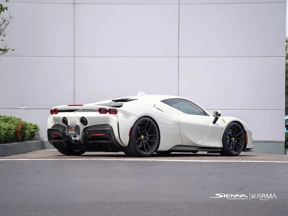 2022 Ferrari SF90 Stradale - Image 27 of 31