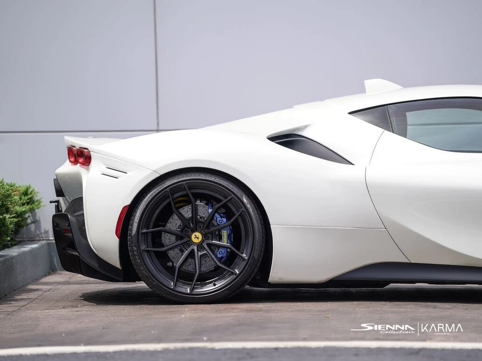 2022 Ferrari SF90 Stradale - Image 23 of 31