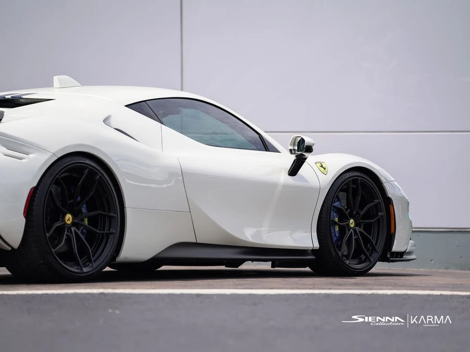 2022 Ferrari SF90 Stradale - Image 29 of 31