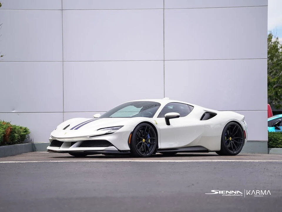 2022 Ferrari SF90 Stradale - Image 9 of 31