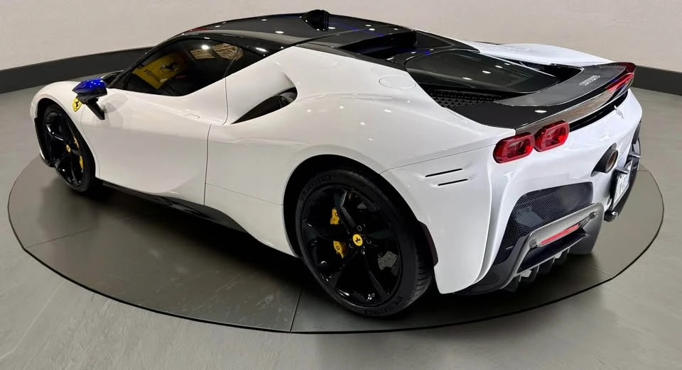 2022 Ferrari SF90 Stradale - Image 5 of 20