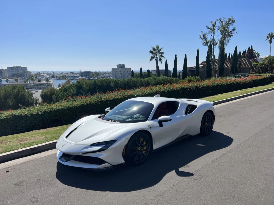 2022 Ferrari SF90 Stradale - Image 8 of 31