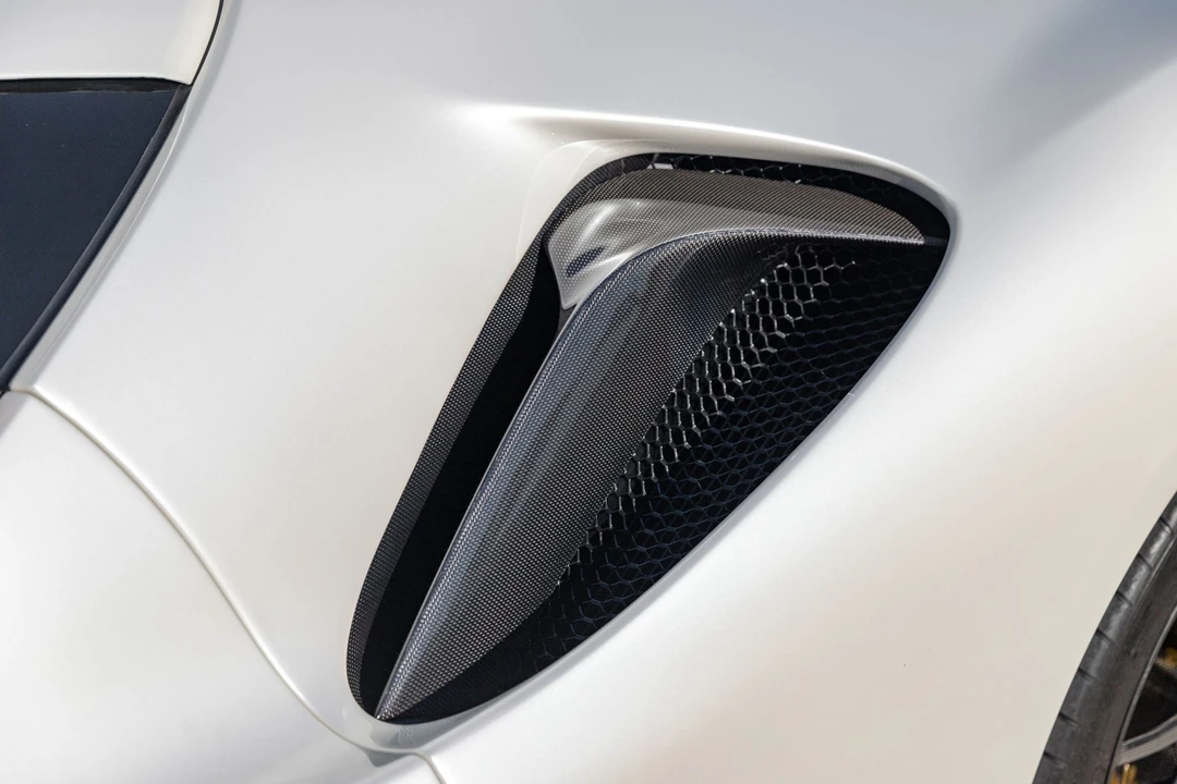 2022 Ferrari SF90 Stradale - Image 20 of 31