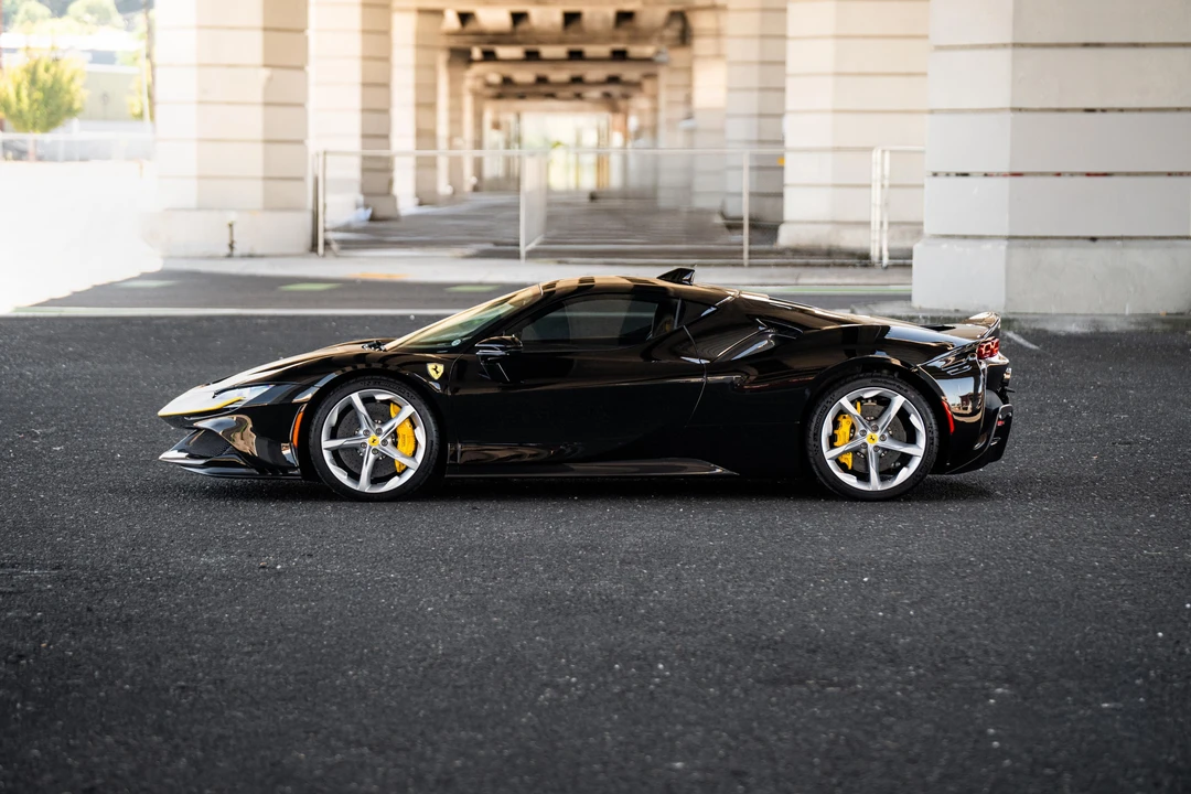 2022 Ferrari SF90 Stradale - Image 11 of 31