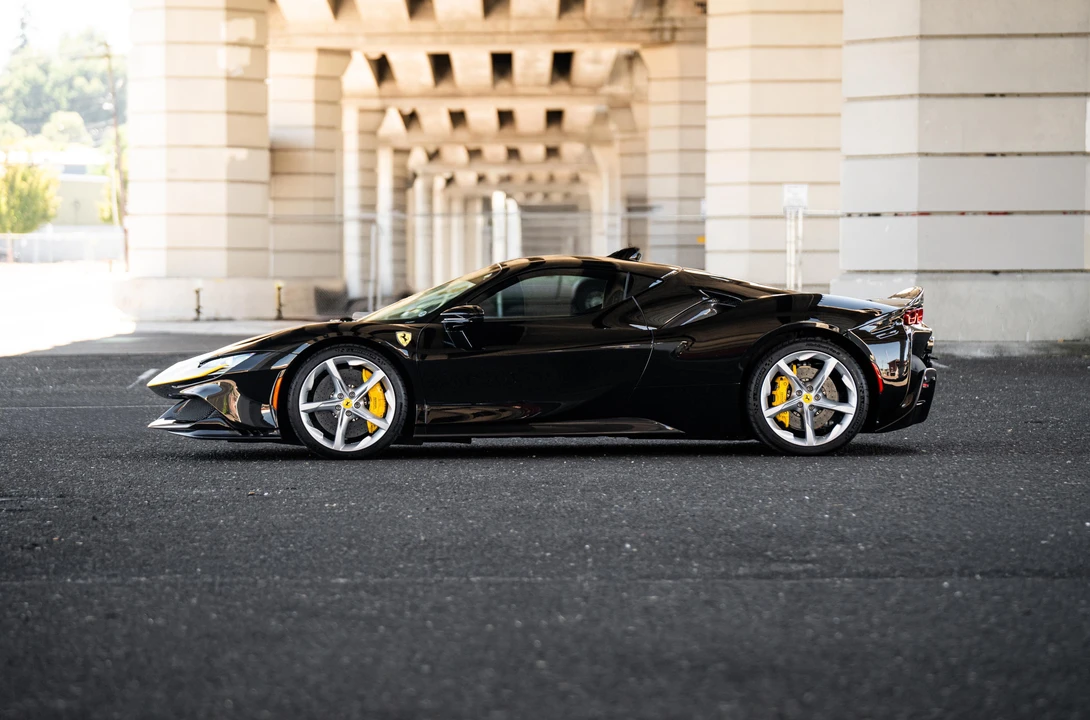 2022 Ferrari SF90 Stradale - Image 12 of 31