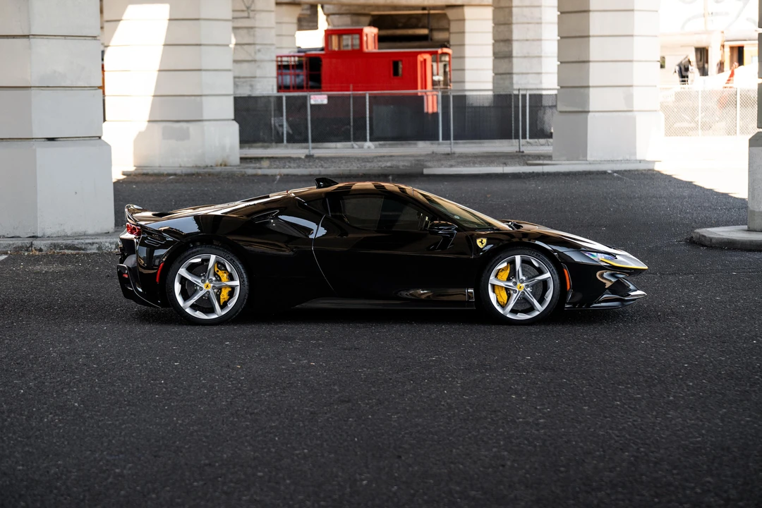 2022 Ferrari SF90 Stradale - Image 17 of 31