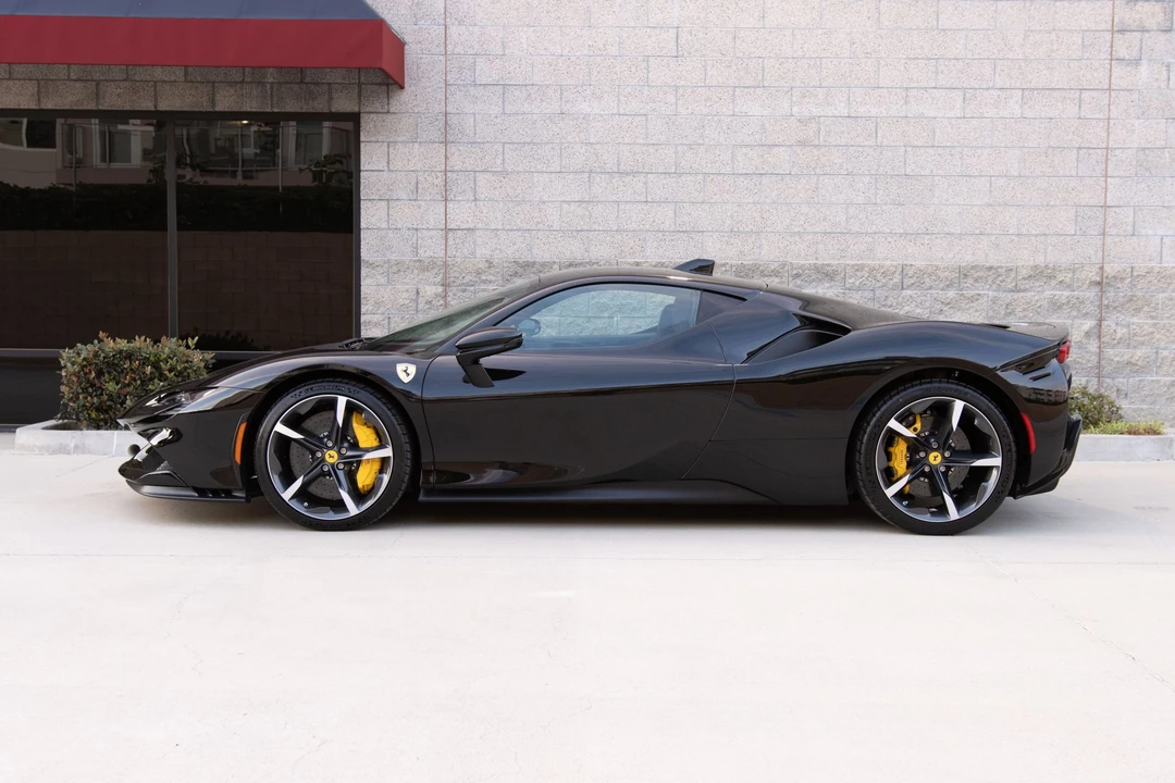 2022 Ferrari SF90 Stradale - Image 4 of 31