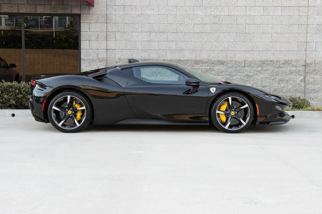 2022 Ferrari SF90 Stradale - Image 8 of 31