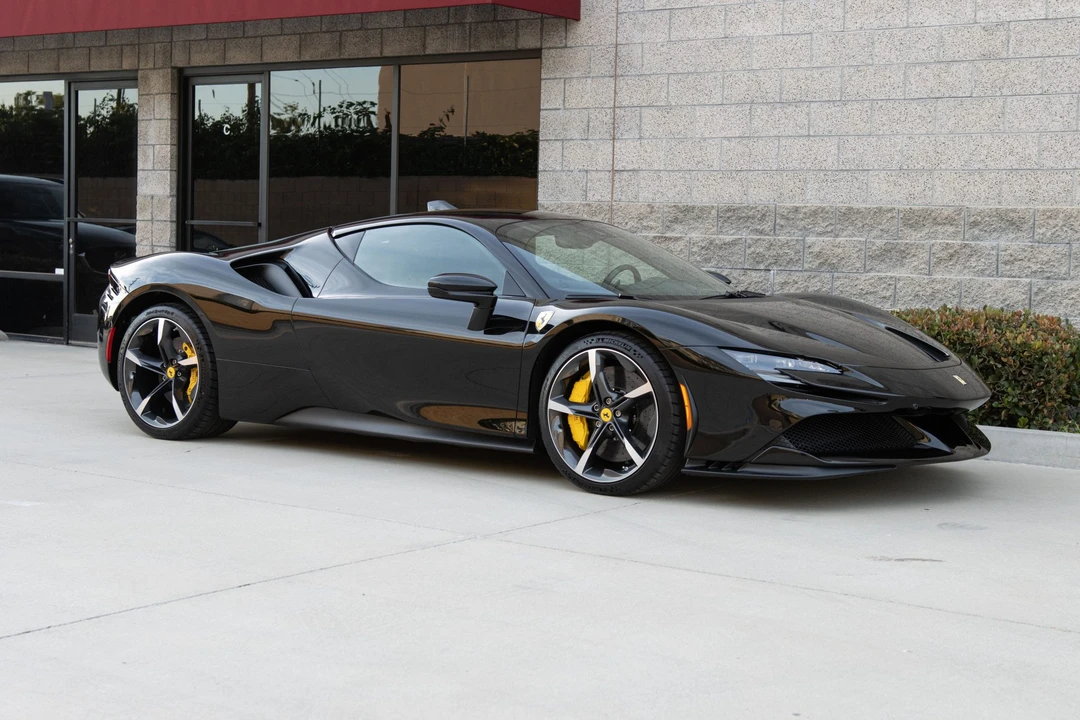 2022 Ferrari SF90 Stradale - Image 9 of 31