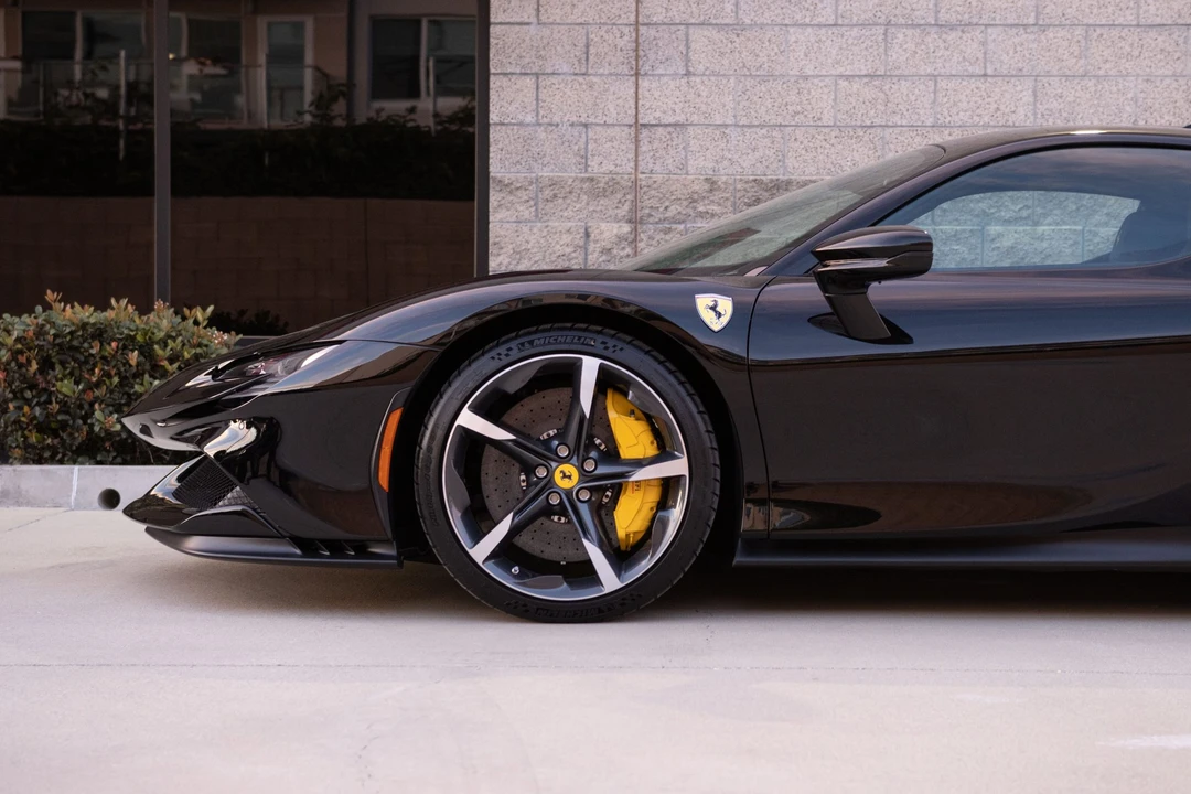 2022 Ferrari SF90 Stradale - Image 17 of 31
