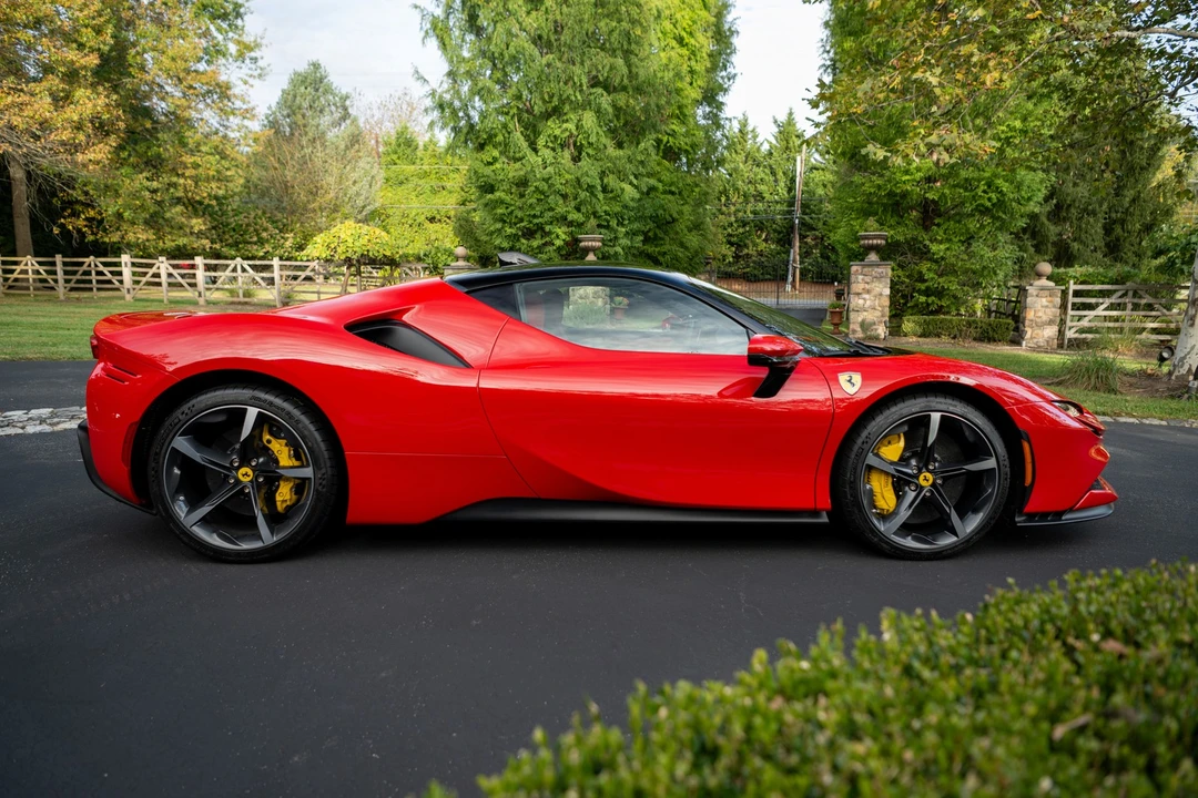 2022 Ferrari SF90 Stradale - Image 9 of 31