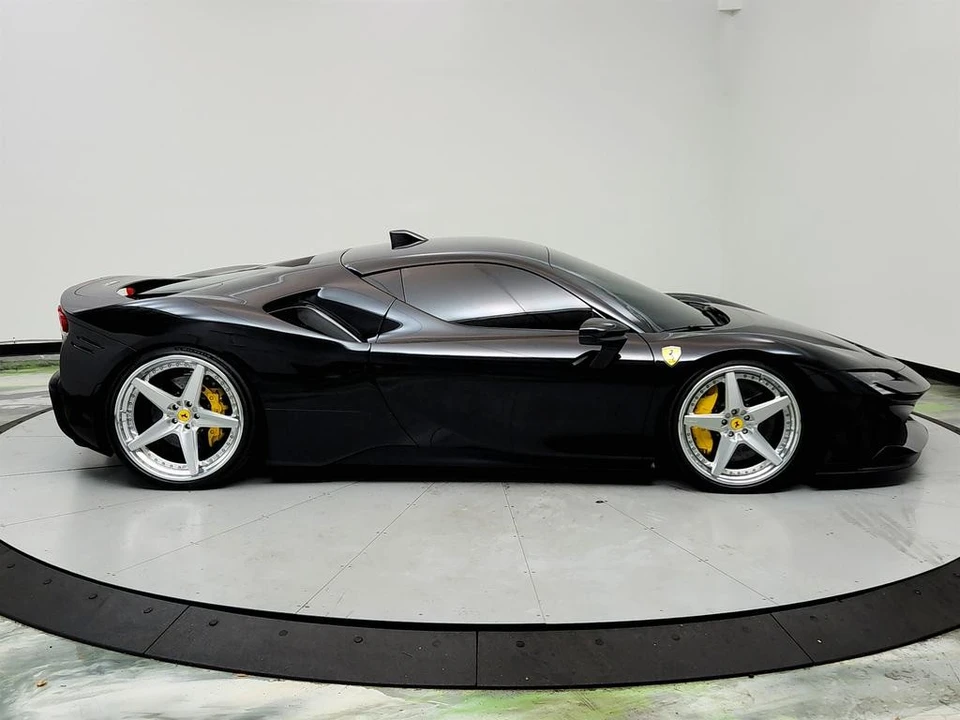2022 Ferrari SF90 Stradale - Image 4 of 12