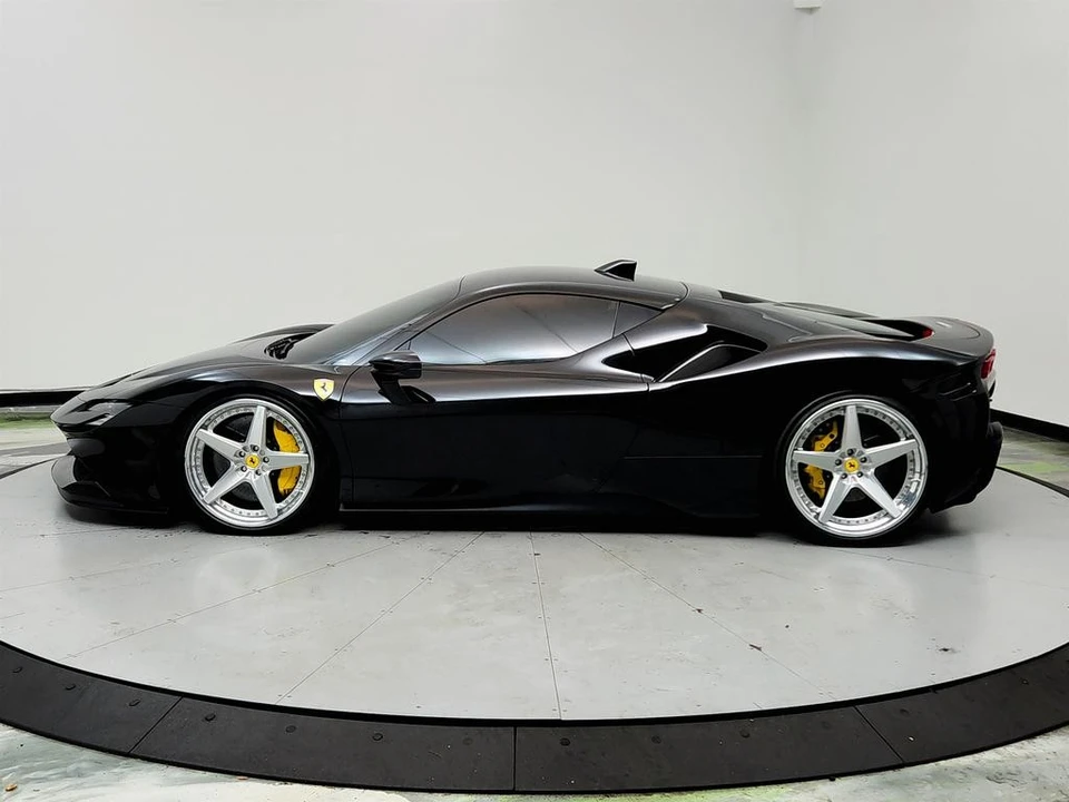 2022 Ferrari SF90 Stradale - Image 8 of 12