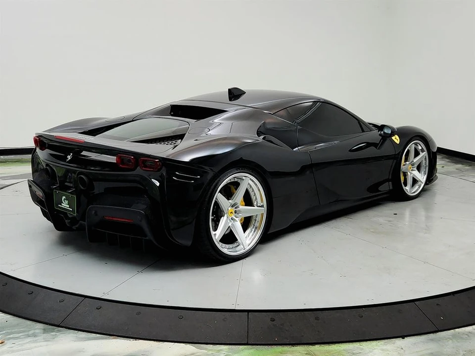 2022 Ferrari SF90 Stradale - Image 5 of 12