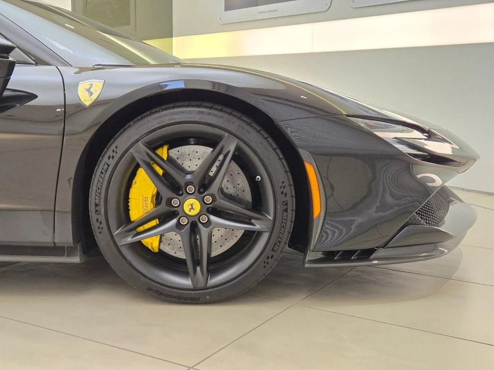 2022 Ferrari SF90 Stradale - Image 8 of 31