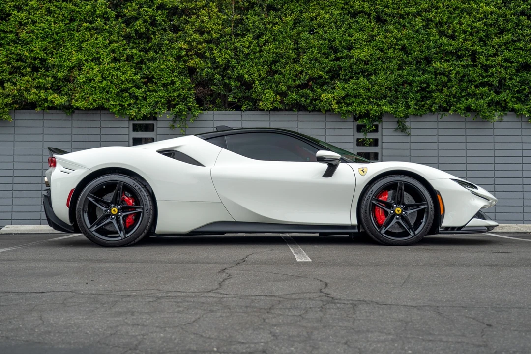 2022 Ferrari SF90 Stradale - Image 8 of 12