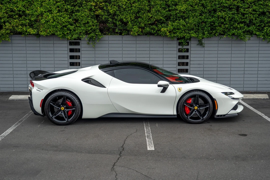2022 Ferrari SF90 Stradale - Image 7 of 12
