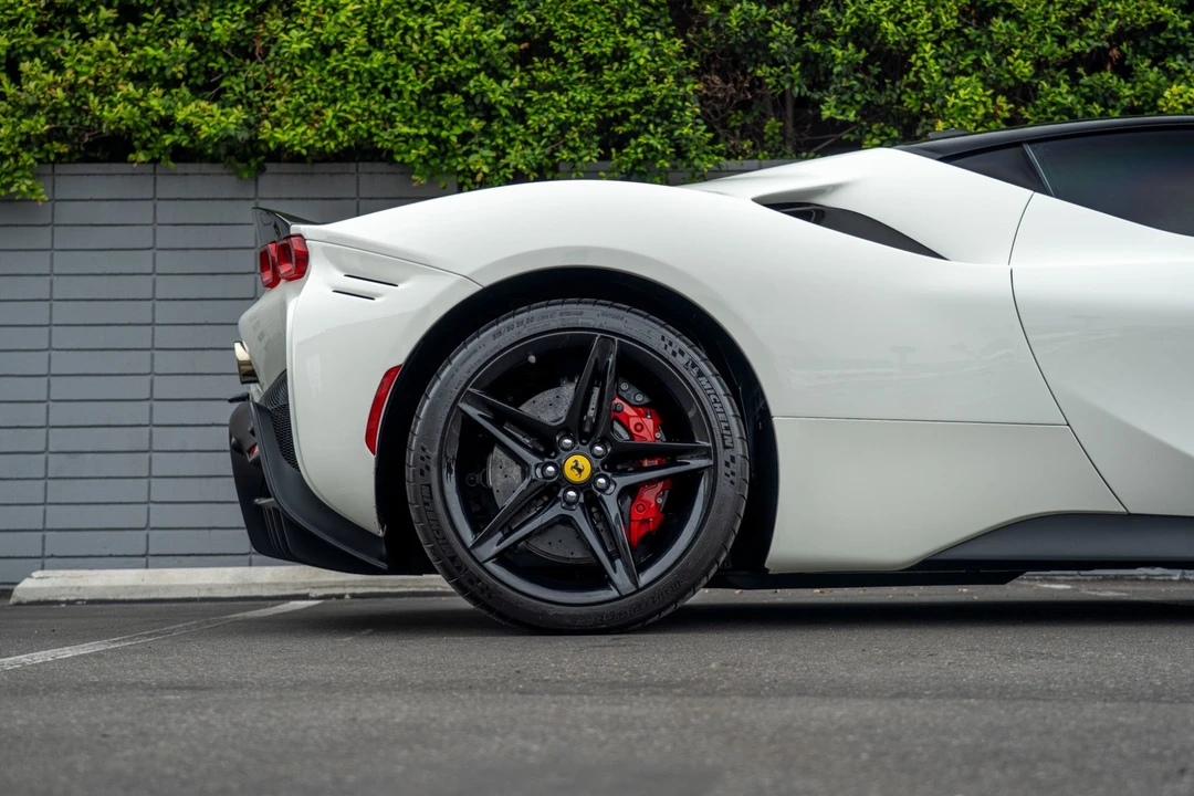 2022 Ferrari SF90 Stradale - Image 9 of 12