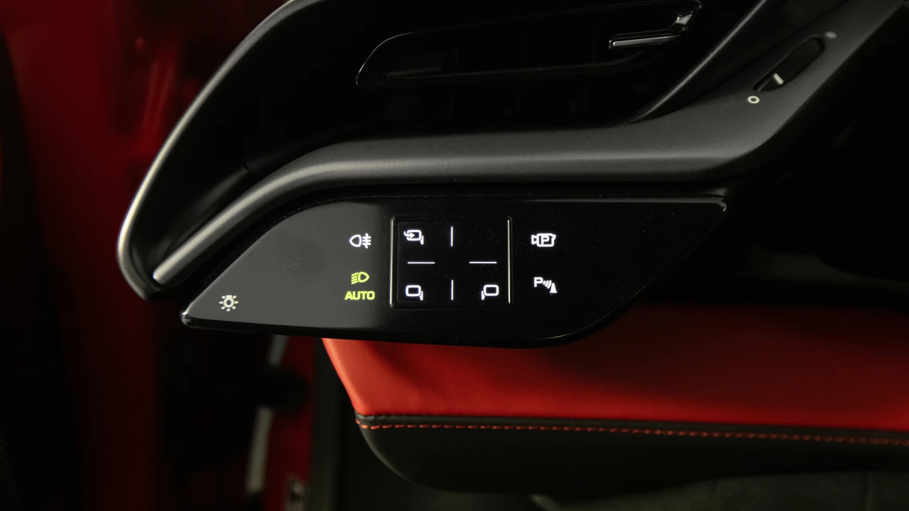 2022 Ferrari SF90 Stradale - Image 24 of 31