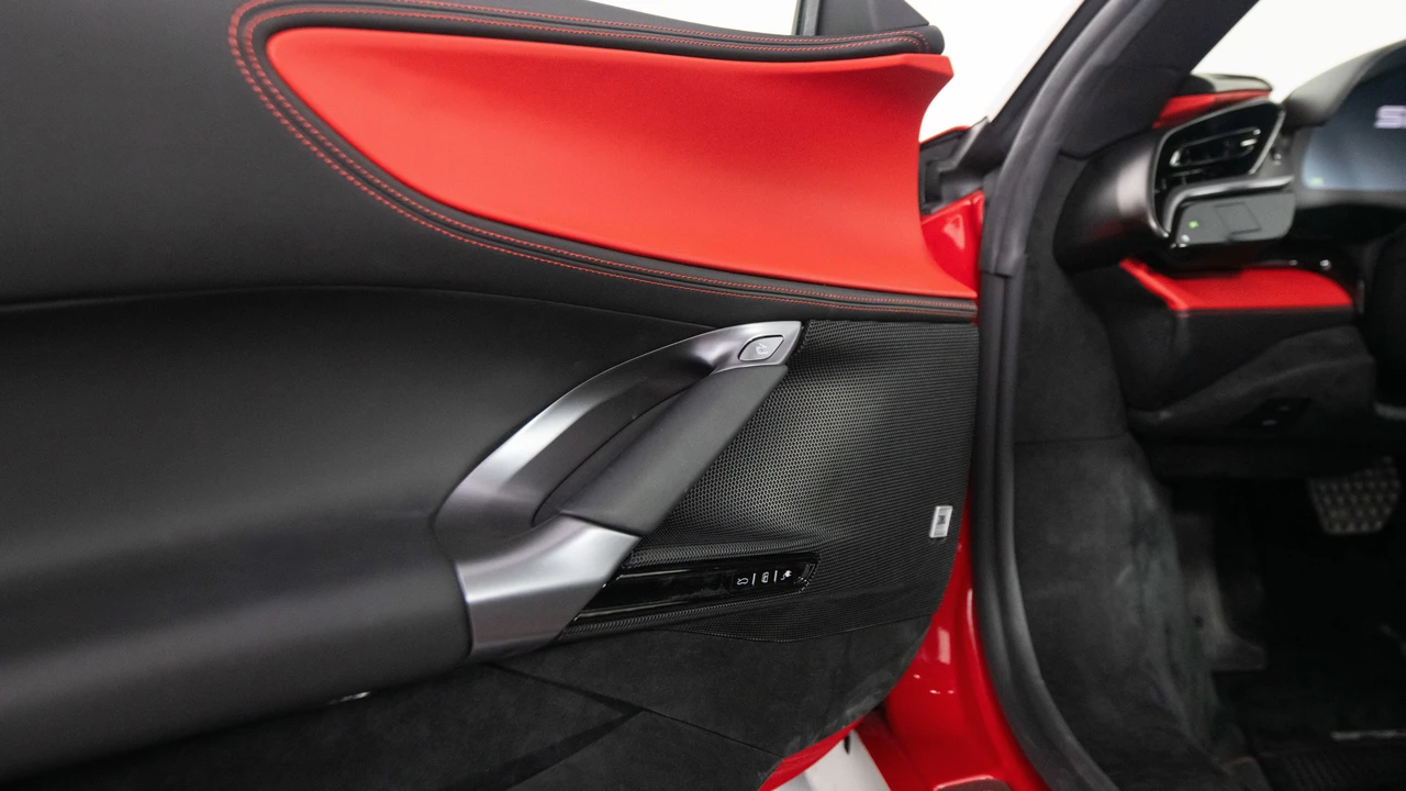 2022 Ferrari SF90 Stradale - Image 17 of 31